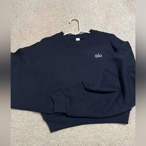 ALO Yoga Women's Cropped Black Sweater